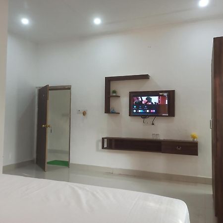 קג'ורהו Abhiram Homestay מראה חיצוני תמונה