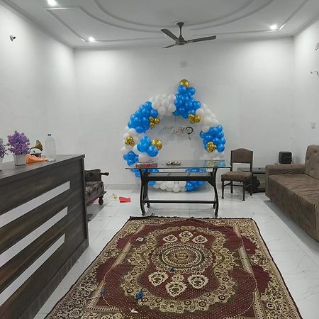 קג'ורהו Abhiram Homestay מראה חיצוני תמונה