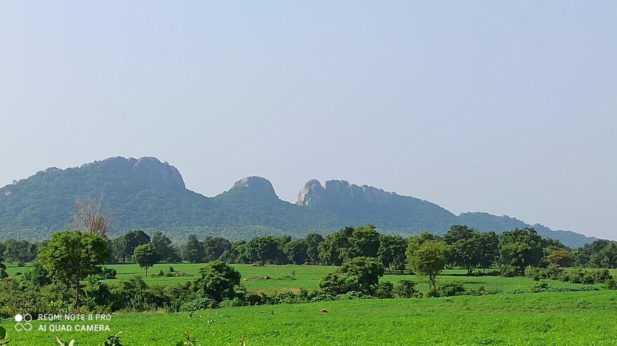 קג'ורהו Abhiram Homestay מראה חיצוני תמונה