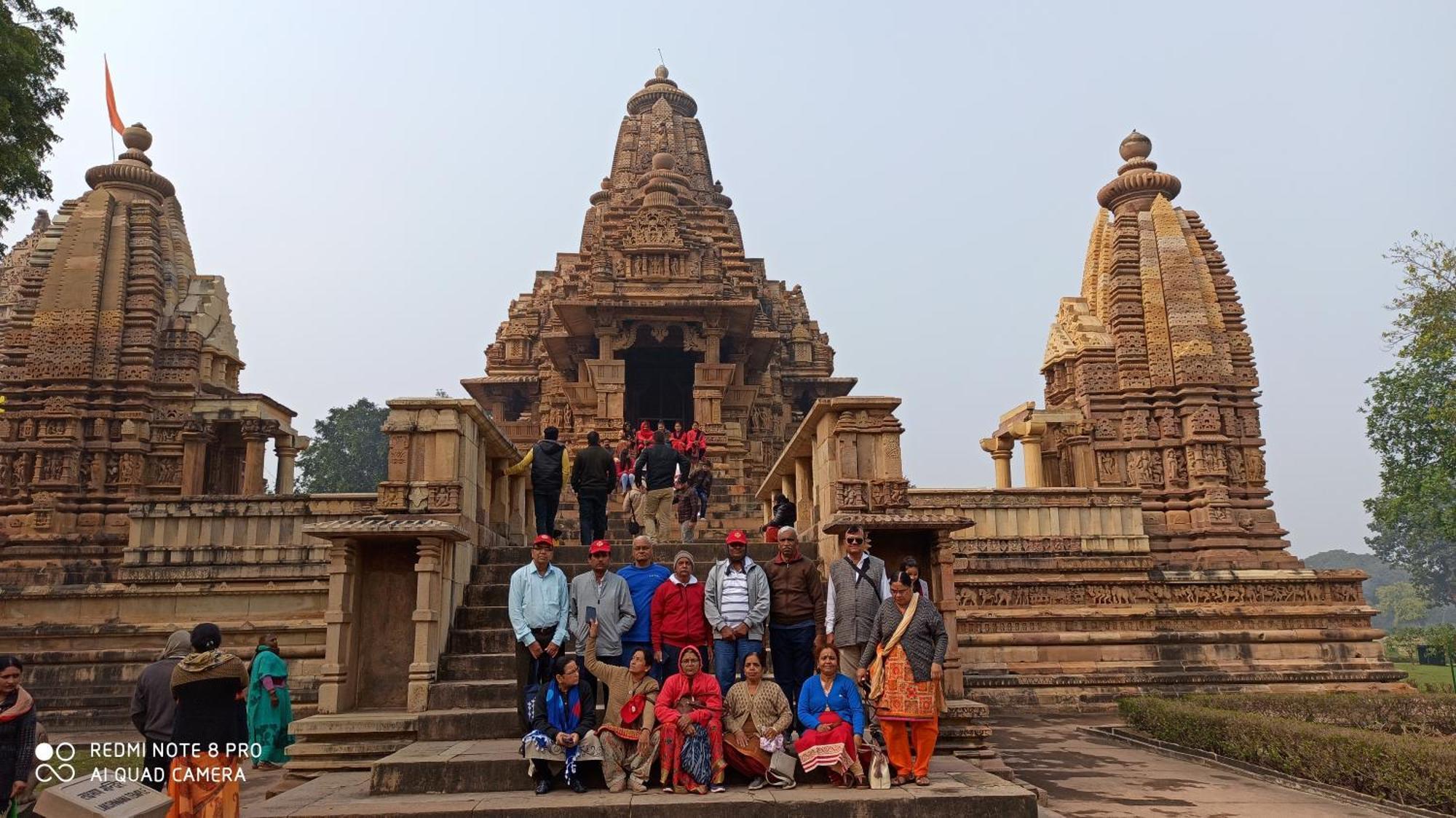 קג'ורהו Abhiram Homestay מראה חיצוני תמונה