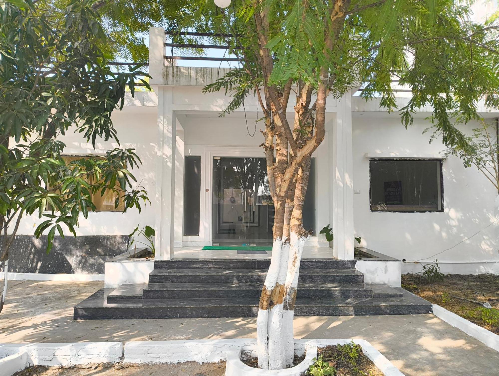 קג'ורהו Abhiram Homestay מראה חיצוני תמונה