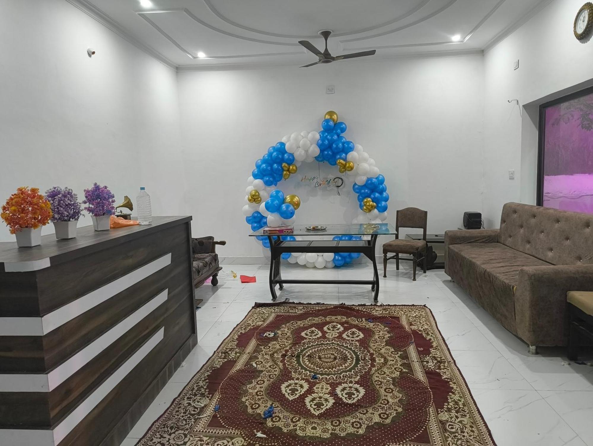 קג'ורהו Abhiram Homestay מראה חיצוני תמונה
